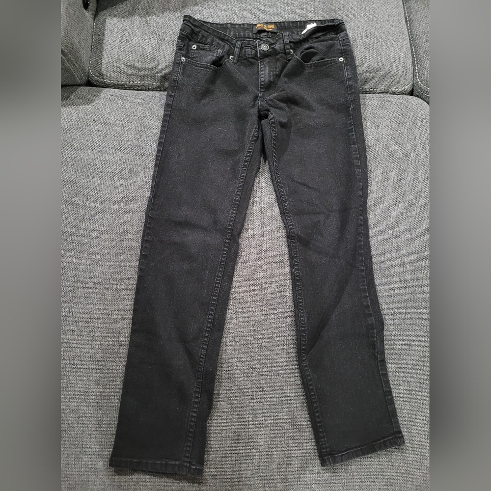 Black Skinny Jeans with Sleek Fit